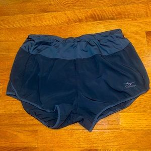 Mizuno Volleyball Cover-Up Shorts.